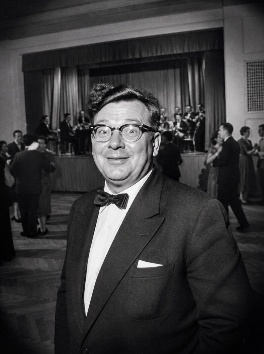 Vīrieša portrets 1958. gada balles zālē