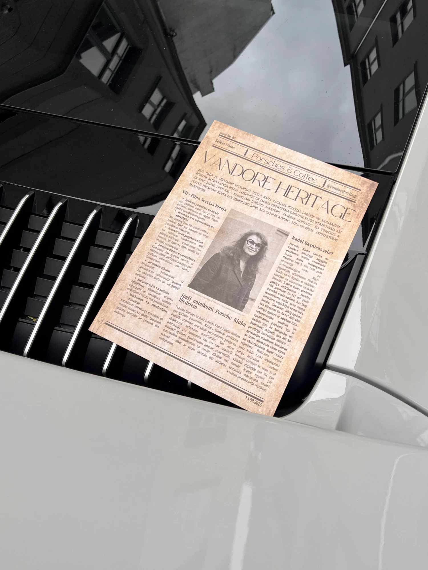 Vandore Heritage un Porsche klubs: Porsches & Coffee. „Vandore Heritage”: avīze Porsche kluba un nekustamo īpašumu aģentūras pasākumam Šefela namā Rīgā. 2025. gada septembris.